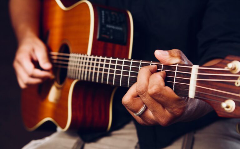The difference between Acoustic and Electric Acoustic Guitar: A complete review